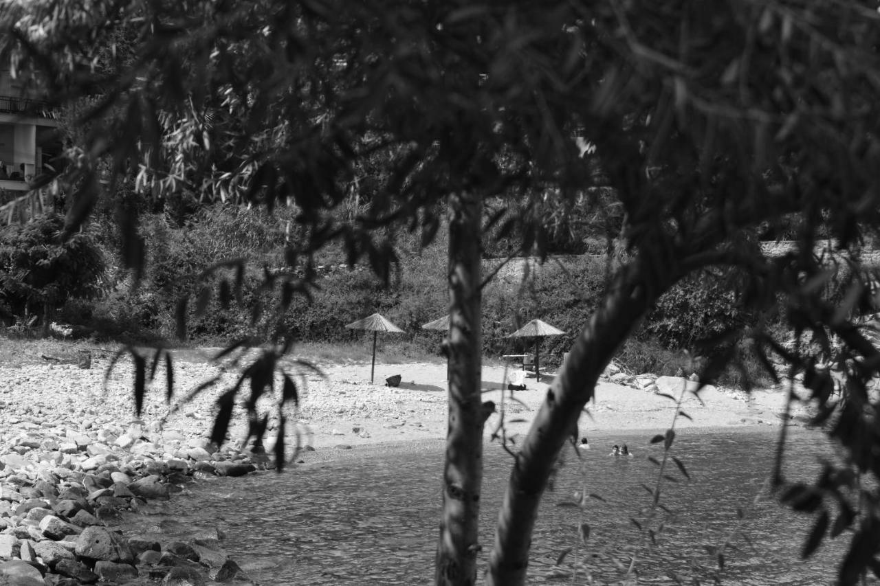 Beach Side Apart I Apartment Kavála ภายนอก รูปภาพ